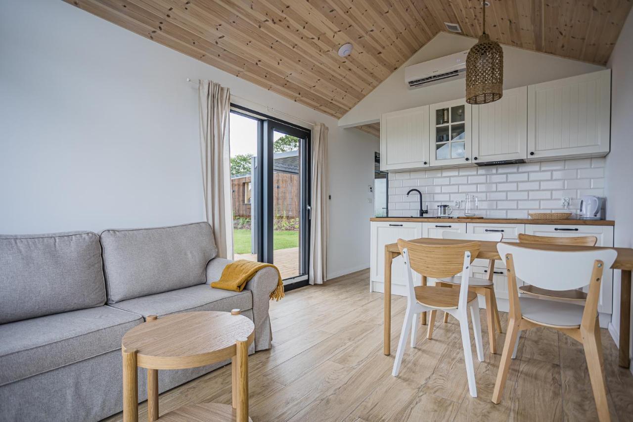 Nowe Domki Deluxe Z Widokiem Na Zatoke Z Basenem I Sauna Oslonino Exterior photo