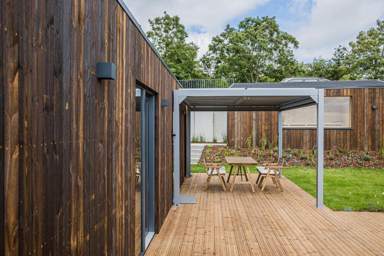 Nowe Domki Deluxe Z Widokiem Na Zatoke Z Basenem I Sauna Oslonino Exterior photo