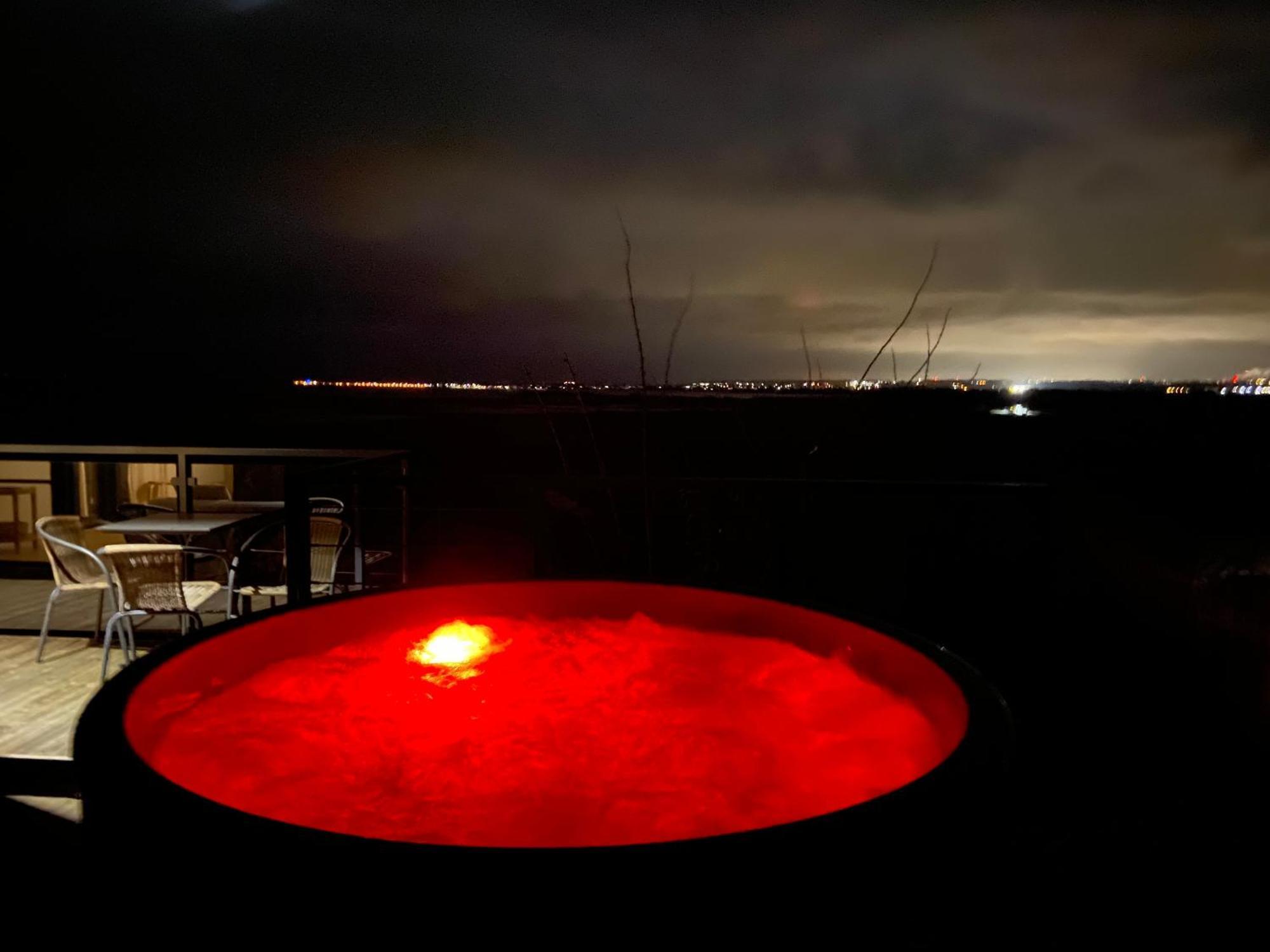 Nowe Domki Deluxe Z Widokiem Na Zatoke Z Basenem I Sauna Oslonino Exterior photo