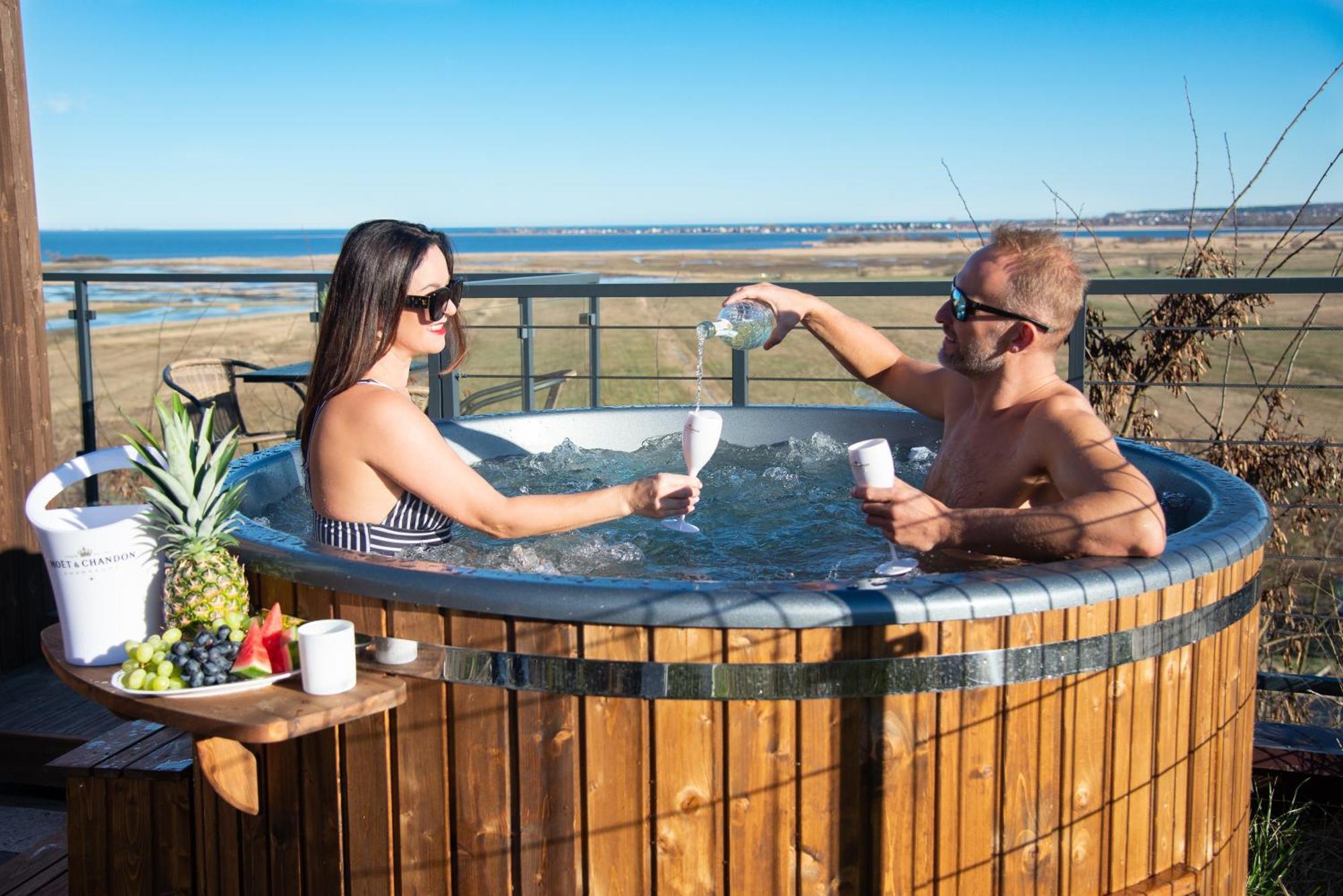 Nowe Domki Deluxe Z Widokiem Na Zatoke Z Basenem I Sauna Oslonino Exterior photo